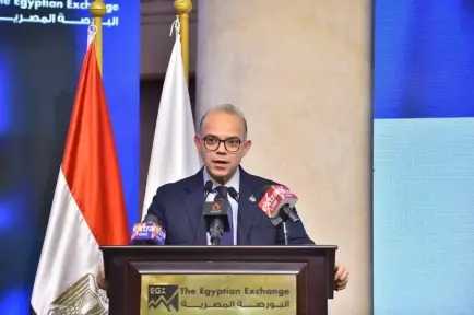 وزير الاستثمار والتجارة الخارجية يشارك في قرع جرس تداول البورصة