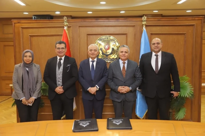 جامعة السويس توقع بروتوكول تعاون مع جامعة الريادة