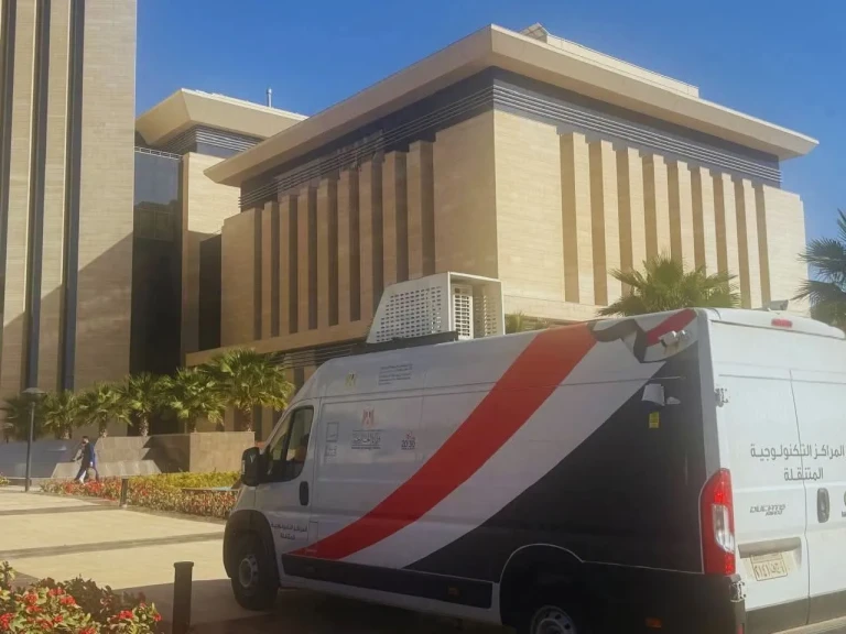 وزارة الخارجية تتسلم سيارات مراكز تكنولوجية متنقلة لتقديم خدمات التصديقات بالقاهرة الكبرى