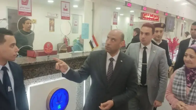 وزير العمل يوجّه بسرعة إعداد تطبيق إلكتروني لحجز مواعيد توثيق عقود العمل بالخارج.