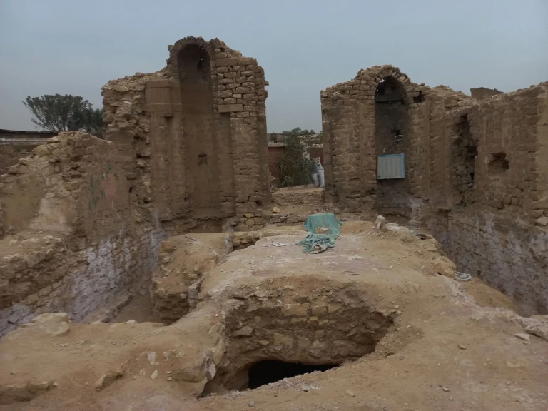 العز بن عبد السلام و ضريحه في الإمام الشافعي سيرة عالم ومقام في قلب القاهرة التاريخية