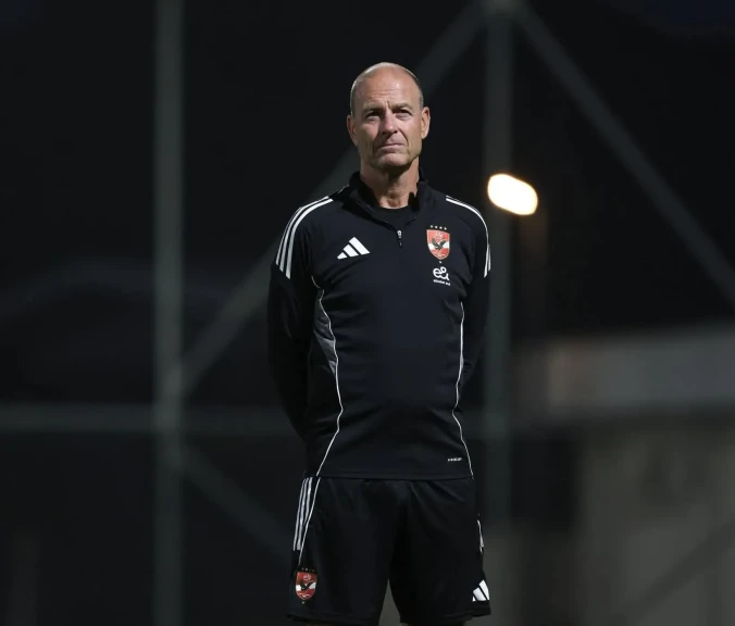 توروب يعلن قائمة الأهلي لمباراة سموحة بدوري نايل