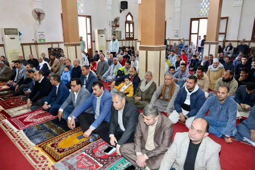 محافظ المنوفية يؤدى شعائرصلاة الجمعة بمسجد أبو علي بمركز ومدينة تلا