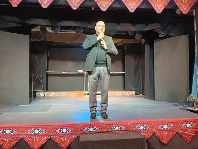 تامر عبدالمنعم يفتتح خيمة البيت الفني للفنون الشعبية