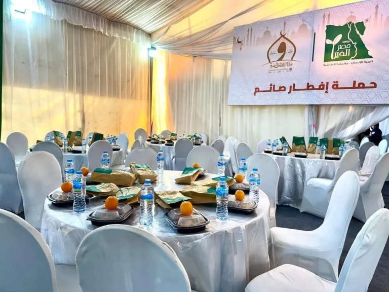 محافظ أسوان يقدم شكره لمؤسسة مصر الخير لتوفير الوجبات  لتوزيعها على الأسر الأكثر إحتياجاً