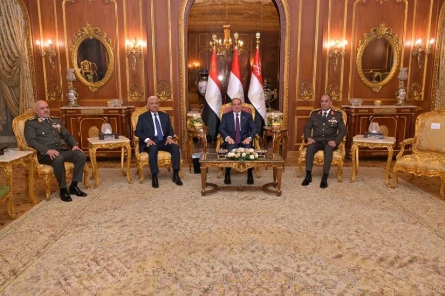 الرئيس السيسي يثمّن ما قدمه الفريق أول عبد المجيد صقر من جهود وطنية وأمانة في أداء مهامه للحفاظ على تراب مصر