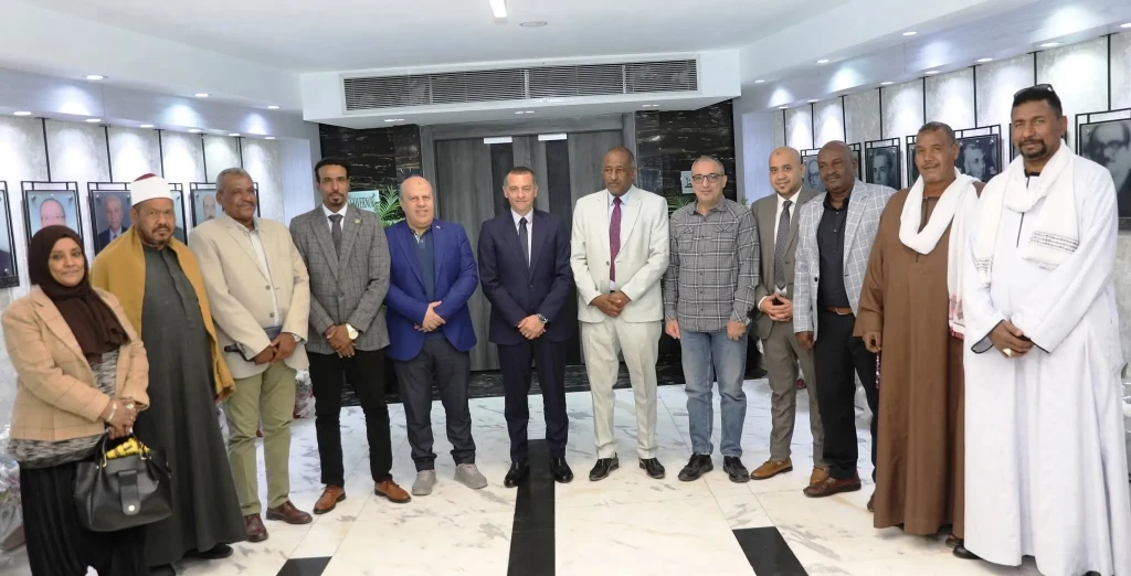 محافظ أسوان يستقبل النائب ياسين عبد الصبور