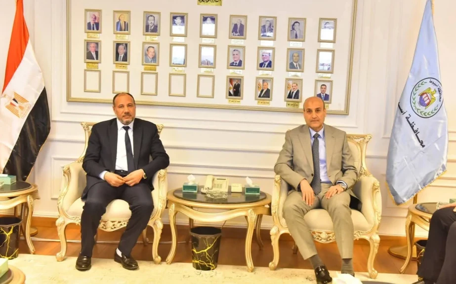 نائب رئيس جامعة الأزهر يلتقي محافظ أسيوط لتقديم التهنئة ويؤكد تعزيز الشراكة لخدمة المجتمع