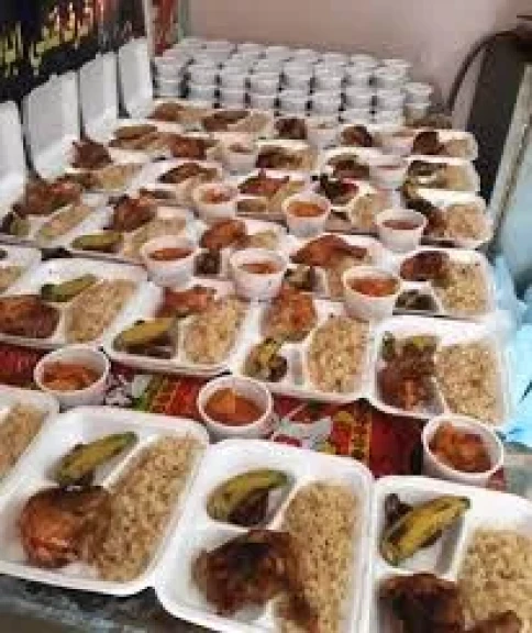 مطبخ “أحباب الرحمن” يواصل تنظيم مائدة الرحمن بالوراق للعام الخامس على التوالي