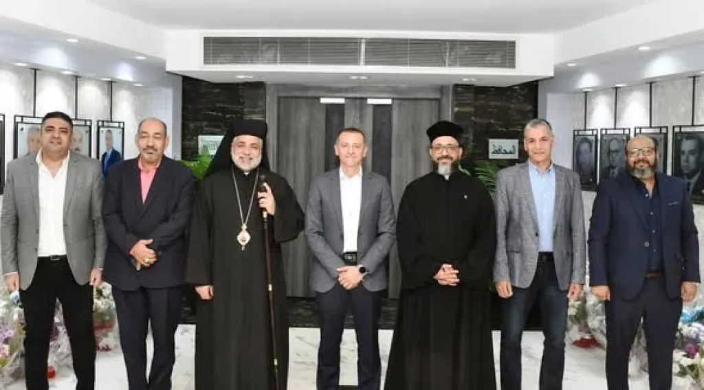 محافظ أسوان يستقبل مطران إيبارشية طيبة للأقباط الكاثوليك