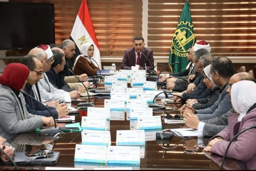 محافظ القليوبية يعقد اجتماعه الأول بمديري مديريات الخدمات لمتابعة سير العمل بالمحافظة