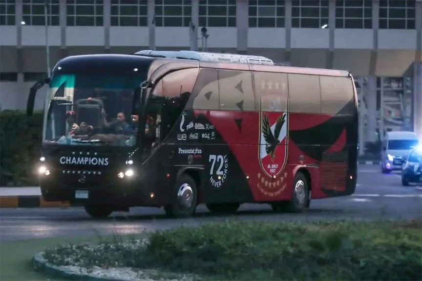 الأهلي يصل ستاد برج العرب استعدادًا لمباراة سموحة بدوري نايل