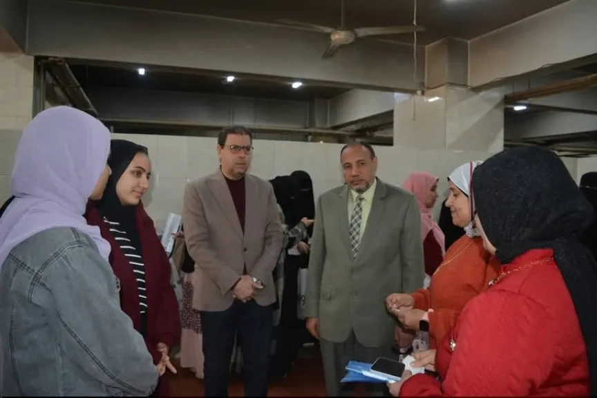 نائب رئيس جامعة الأزهر للوجه القبلي يتفقد مطعم المدينة الجامعية للطالبات بأسيوط