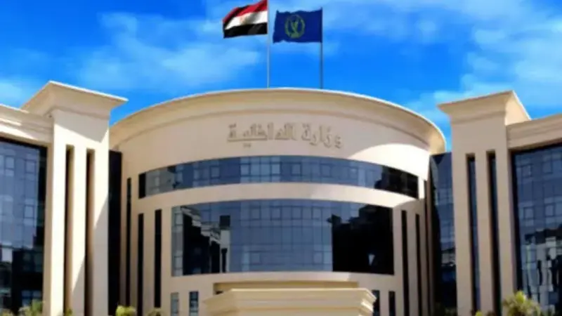 الداخلية : مصرع 8 أشخاص وإصابة 5 آخرين بأسيوط.. ومرتكب الحادث مريض نفسي
