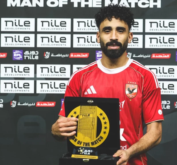 مروان عطية رجل مباراة الأهلي وسموحة