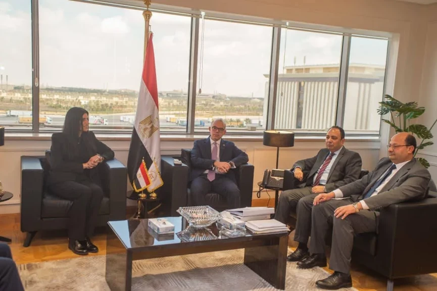 الدكتور محمد فريد صالح وزير الاستثمار والتجارة الخارجية يناقش تطوير آليات عمل صندوق مصر السيادي