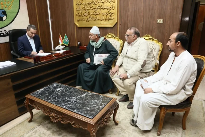 محافظ المنوفية يواصل سلسلة لقاءاته بالمواطنين