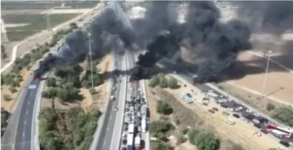 سماع دوي انفجارات ضخمة ومتتالية في مناطق بإسرائيل