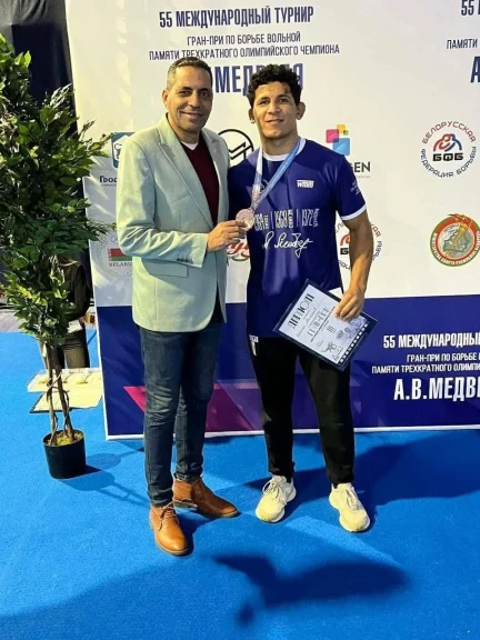 وزير الشباب والرياضة يهنئ عمر أمين بحصد برونزية بطولة إلكسندر ميدفيد الدولية في منسك