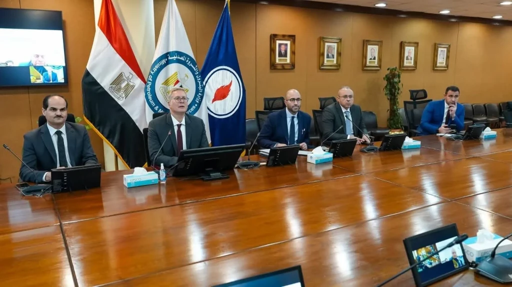 وزير البترول  يتابع مع شيفرون تعزيز التنسيق للانتهاء من اتفاقيات ربط حقل أفروديت القبرصي بمصر