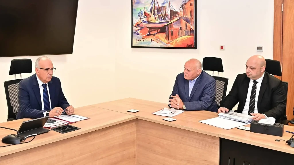 وزير الري يبحث اجراءات تعظيم الاستفادة من أملاك الوزارة، بالتنسيق مع شركة MOT