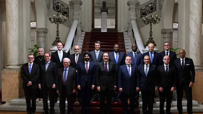 رئيس الوزراء يلتقي رئيس مجموعة البنك الدولي والوفد المرافق له