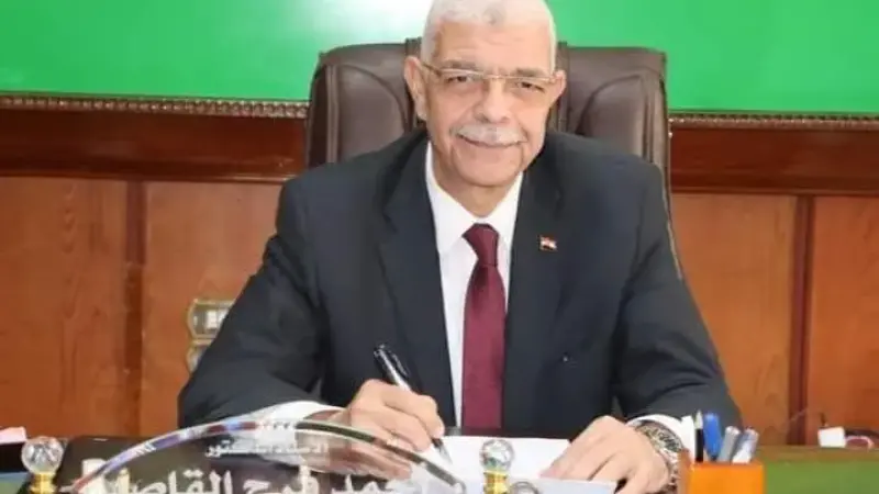 رئيس جامعةالمنوفية يُكلف رؤساء أقسام جدد بمعهد الكبد القومي وكلية الإعلام