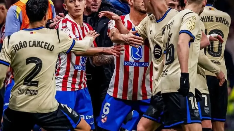 برشلونة يستعد لقمة ثأرية أمام أتلتيكو مدريد في إياب نصف نهائي كأس الملك