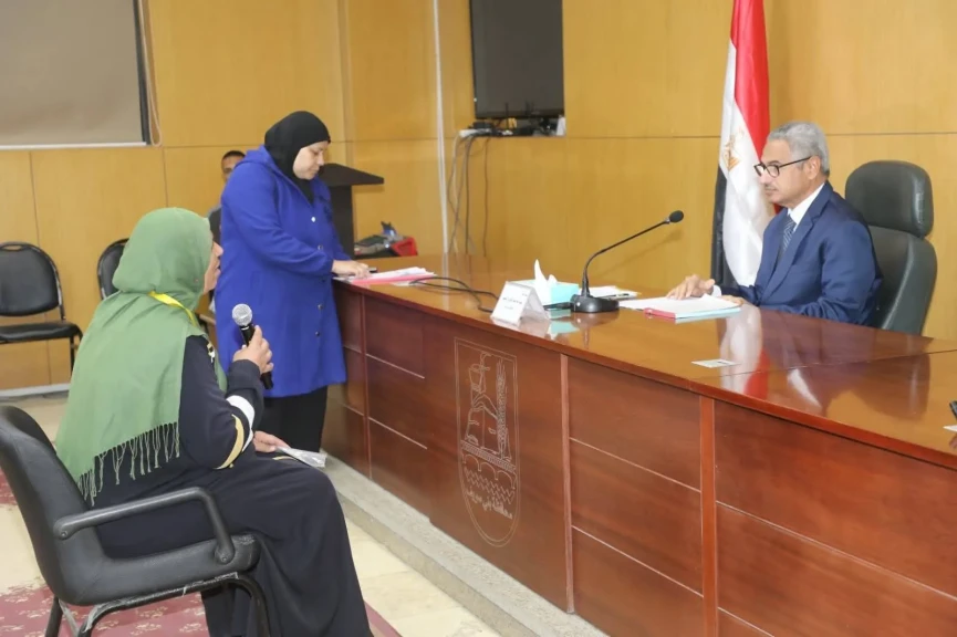 محافظ بني سويف يوجه بحلول وإجراءات لمطالب وشكاوى المواطنين