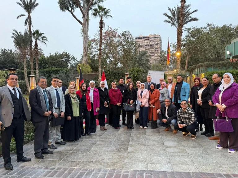 السفير يورجن شولتس يكرم الفائزين في مسابقة منتدى القاهرة للتغير المناخي للصحافة لعام ٢٠٢٥/٢٠٢٦