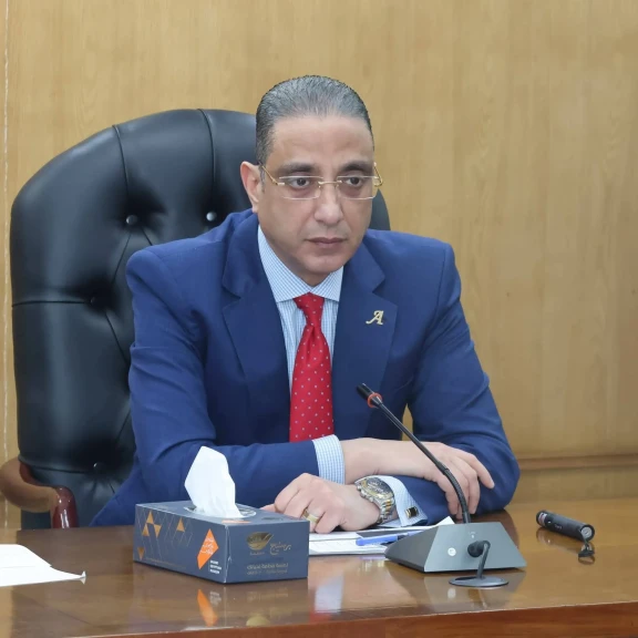 محافظ الجيزة يتابع أعمال تطوير وازدواج ورصف طريق جسر المنوات بالحوامدية