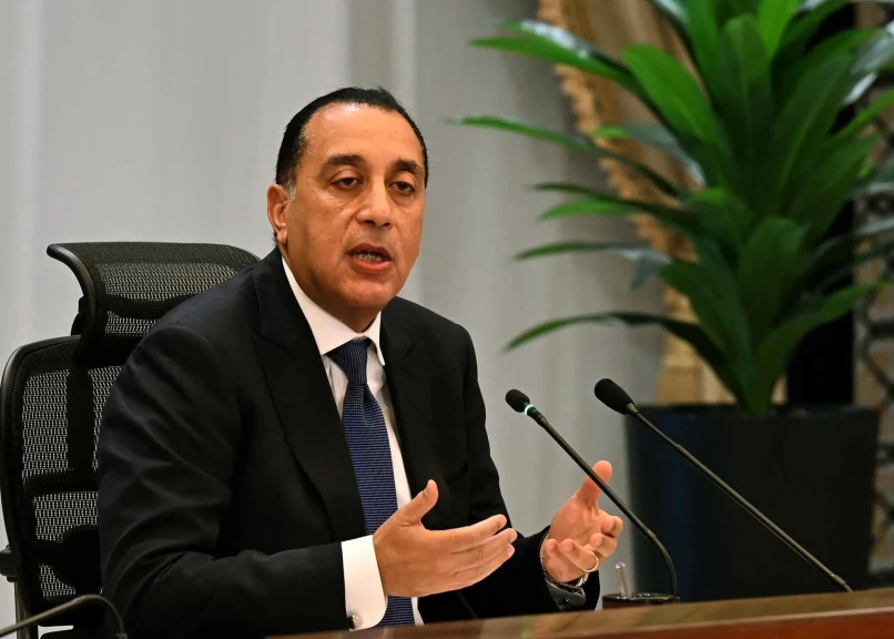 رئيس الوزراء يبدأ جولة تفقدية بمحافظة السويس