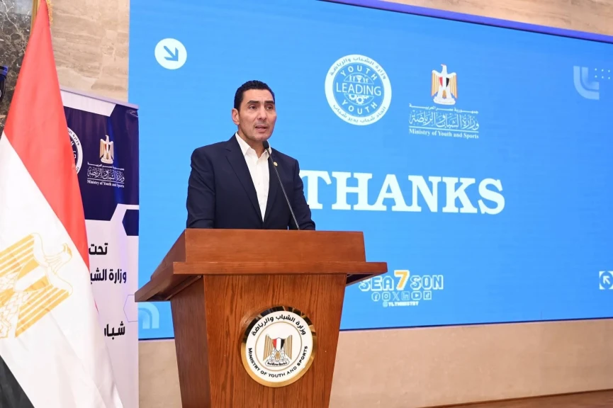 وزير الشباب والرياضة يتفقد المعسكر الدولي للشباب ”معسكر القرش” بالإسماعيلية