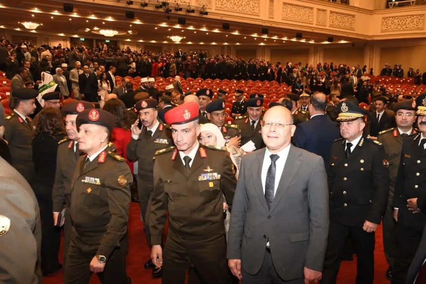 رئيس جامعة سوهاج يؤكد : الندوات التثقيفية للقوات المسلحة تجسد تقدير الدولة لتضحيات أبطالها