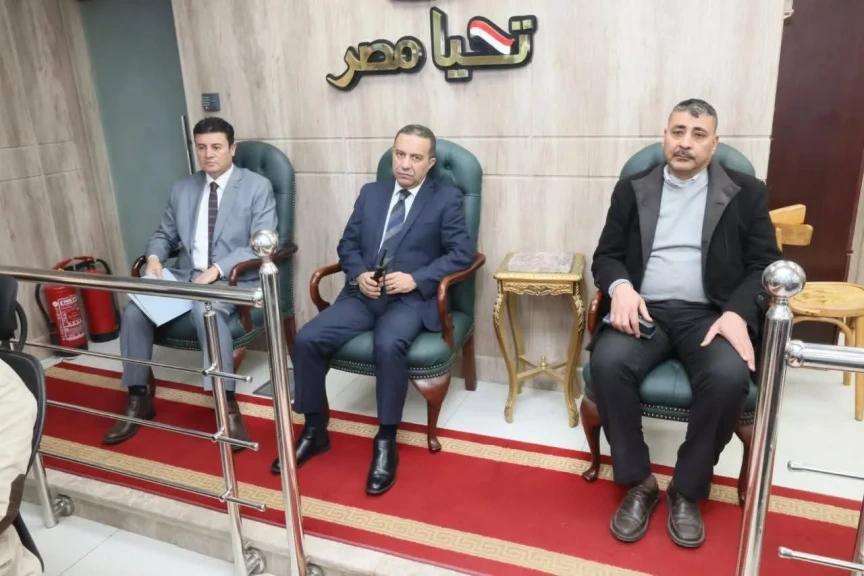 محافظ المنوفية يتابع انتظام سير العمل بمواقف سيارات الأجرة ومحطات الوقود