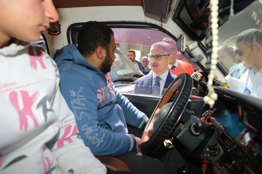 محافظ بني سويف يتفقد المواقف ومحطات الوقود والمستودعات