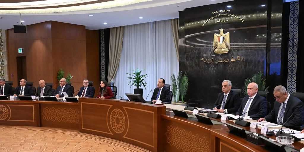 رئيس الوزراء يستعرض الموقف التنفيذي والمالي للمرحلة الأولى من المبادرة الرئاسية ”حياة كريمة”