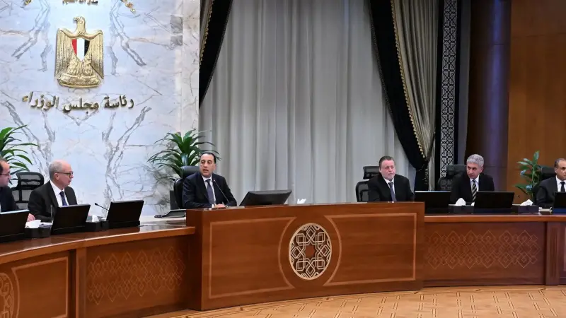 رئيس الوزراء يترأس اجتماع لجنة إدارة الأزمات المركزية