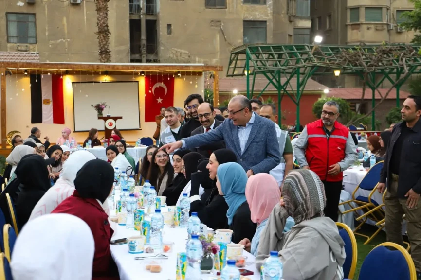 سفارة تركيا في القاهرة تنظم برنامج إفطار للعائلات الغزية بمناسبة شهر رمضان