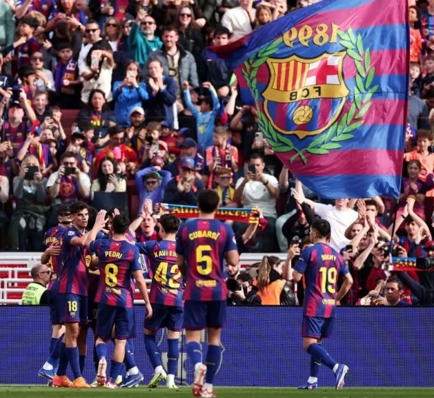 برشلونة يفوز على إشبيلية بخماسية بالدوري الأسباني