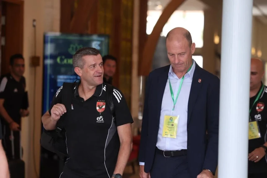 الأهلي يغادر فندق الإقامة متوجهًا إلى ملعب حمادي العقربي برادس