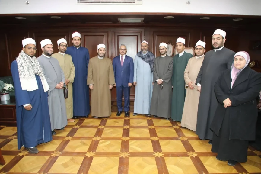 محافظ بني سويف يلتقي وفد مجمع البحوث الإسلامية