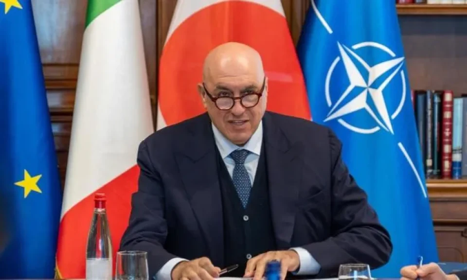 وزيرا الدفاع الإيطالي والياباني يبحثان خفض التصعيد بمضيق هرمز وبرنامج مقاتلات