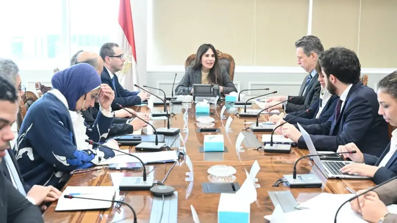 وزيرة الإسكان  تستقبل المدير الإقليمي لمنطقة جنوب وشرق المتوسط بالبنك الأوروبي