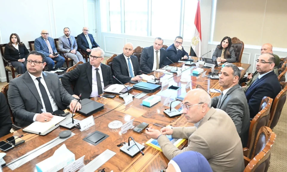 وزيرة الإسكان تتابع الموقف التنفيذي وتسليم الوحدات بالأبراج الشاطئية بالعلمين الجديدة