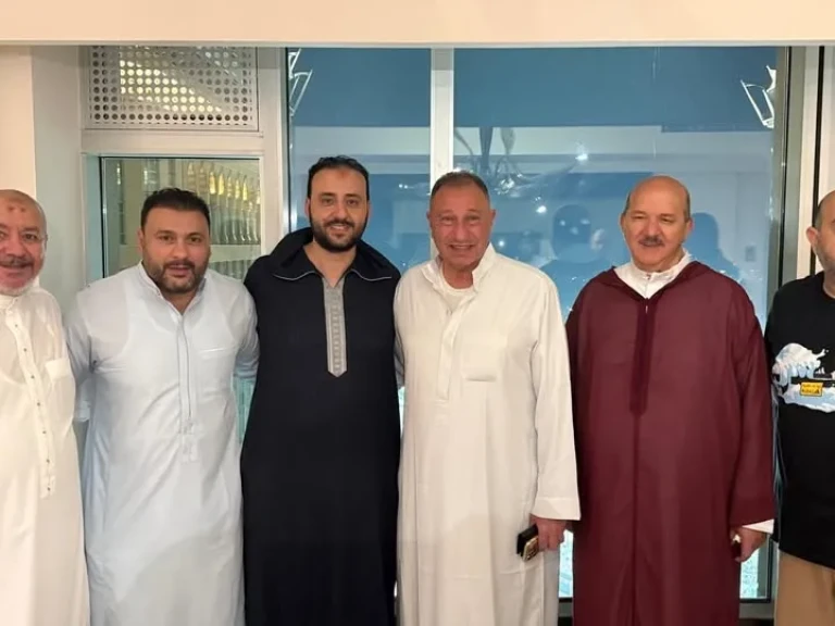 الخطيب والغنيمي وقطب والجارحي وزاهر وأبو زهرة في مأدبة الإفطار بمكة المكرمة