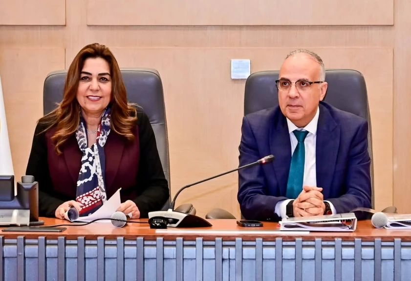 وزير الري يعقد اجتماع اللجنة العليا لتراخيص الشواطئ