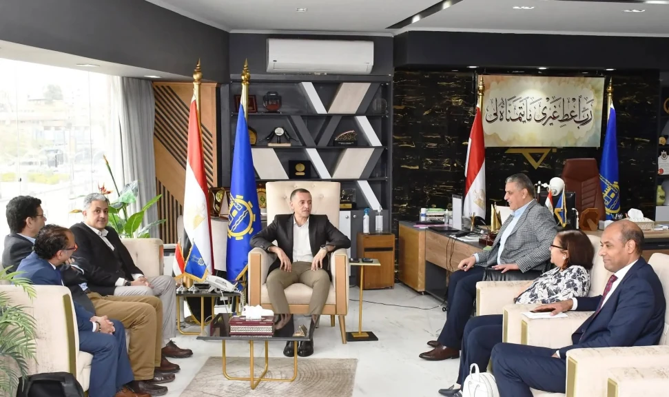 محافظ أسوان يستقبل وفد مشروع الدعم الفنى بوزارة التنمية المحلية