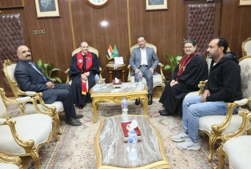 محافظ المنوفية يستقبل وفد الكنيسة الإنجيلية