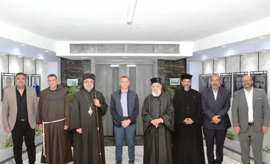 وفد الأقباط الكاثوليك يقدم التهنئة لمحافظ أسوان بمناسبة عيد الفطر المبارك